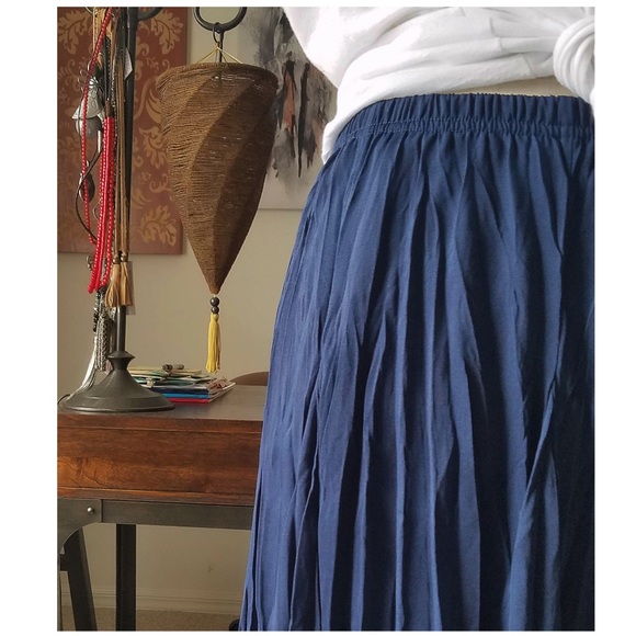 Pacific Deep Blue Crinkle Maxi Skirt Zac & Rachel - Picture 8 of 11
